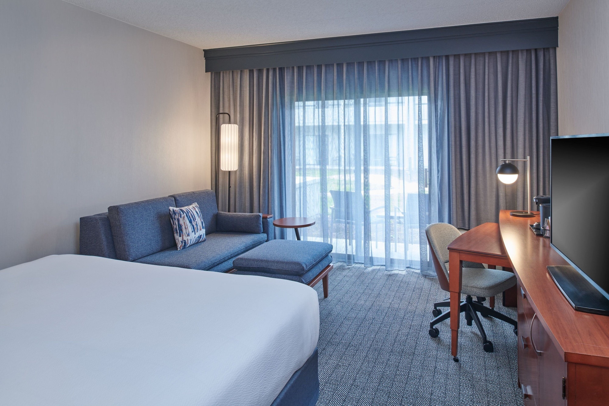 Room at COURTYARD DETROIT LIVONIA, LIVONIA - MI