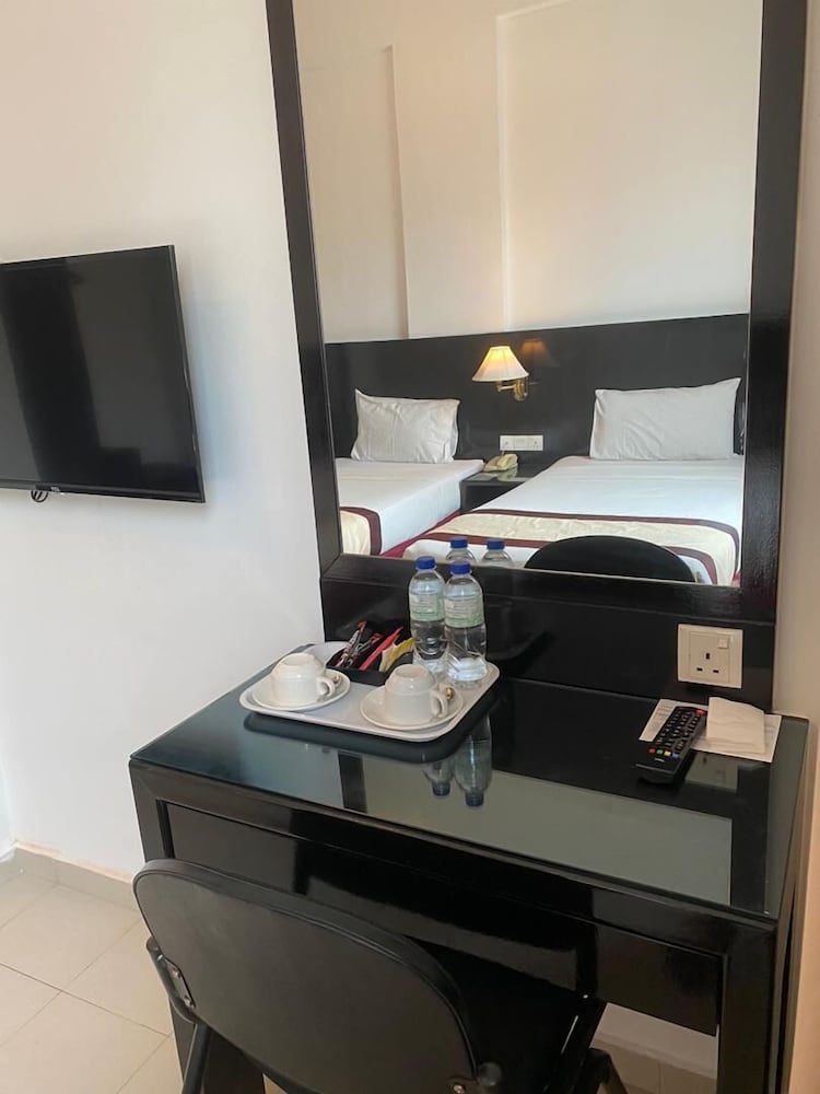 Swan Garden Hotel 55/63