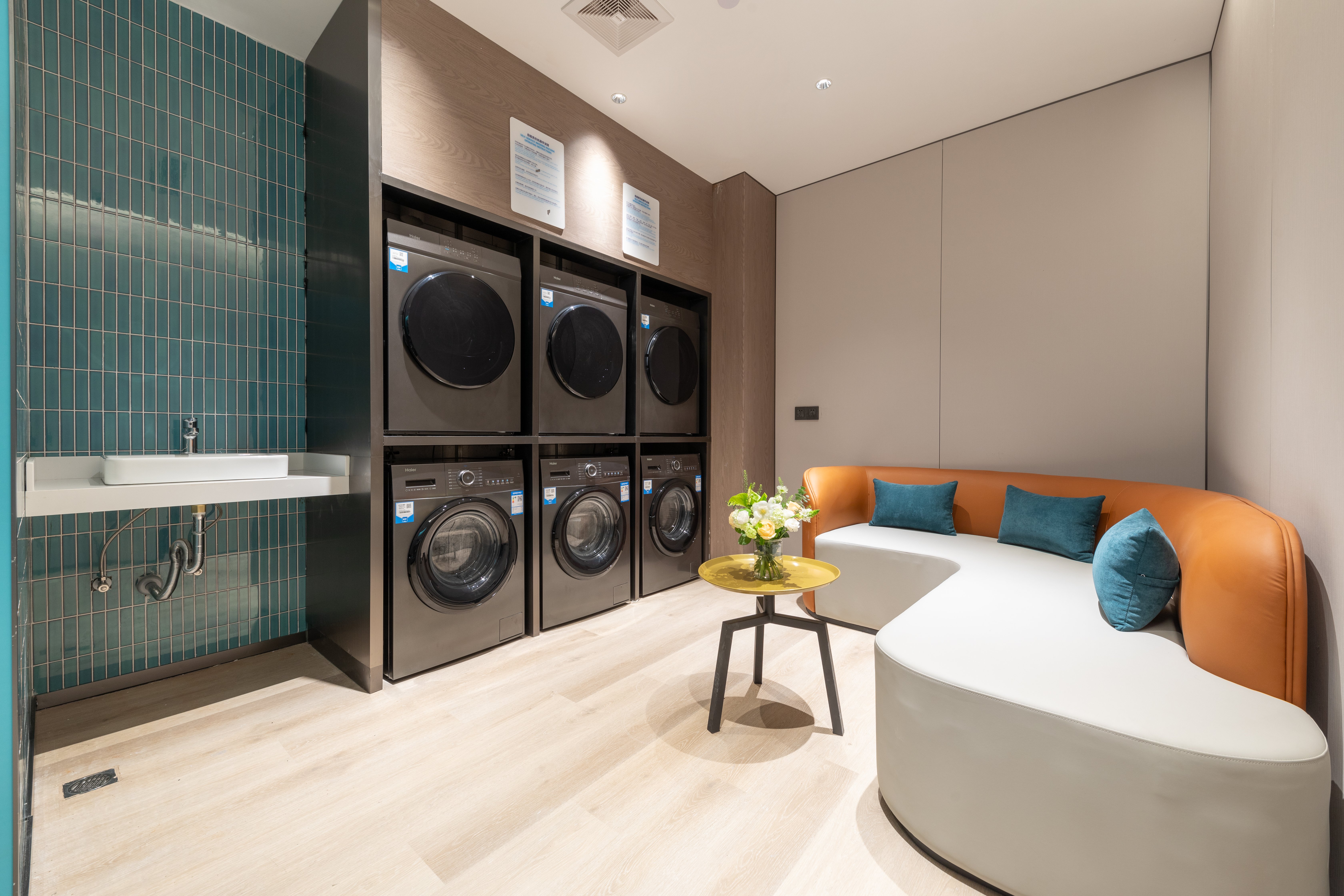 Holiday Inn Express Shanghai Changfeng Park 32/32
