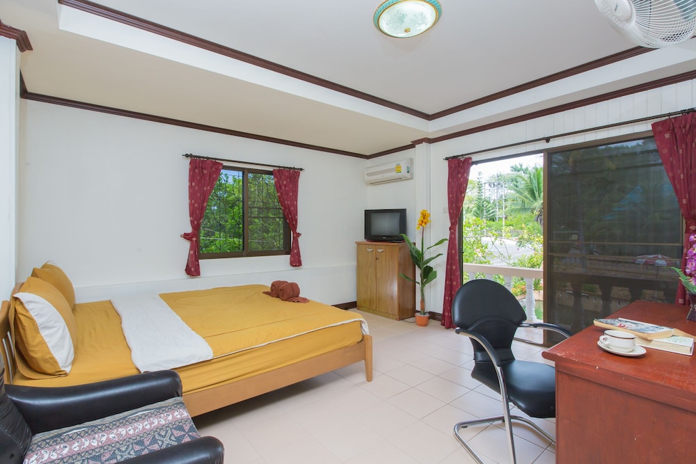 Patong Rai Rom Yen Resort SHA 38/50