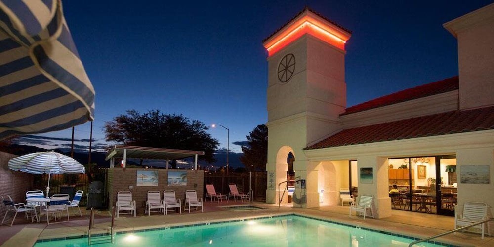 Gateway Studio Suites 2/54