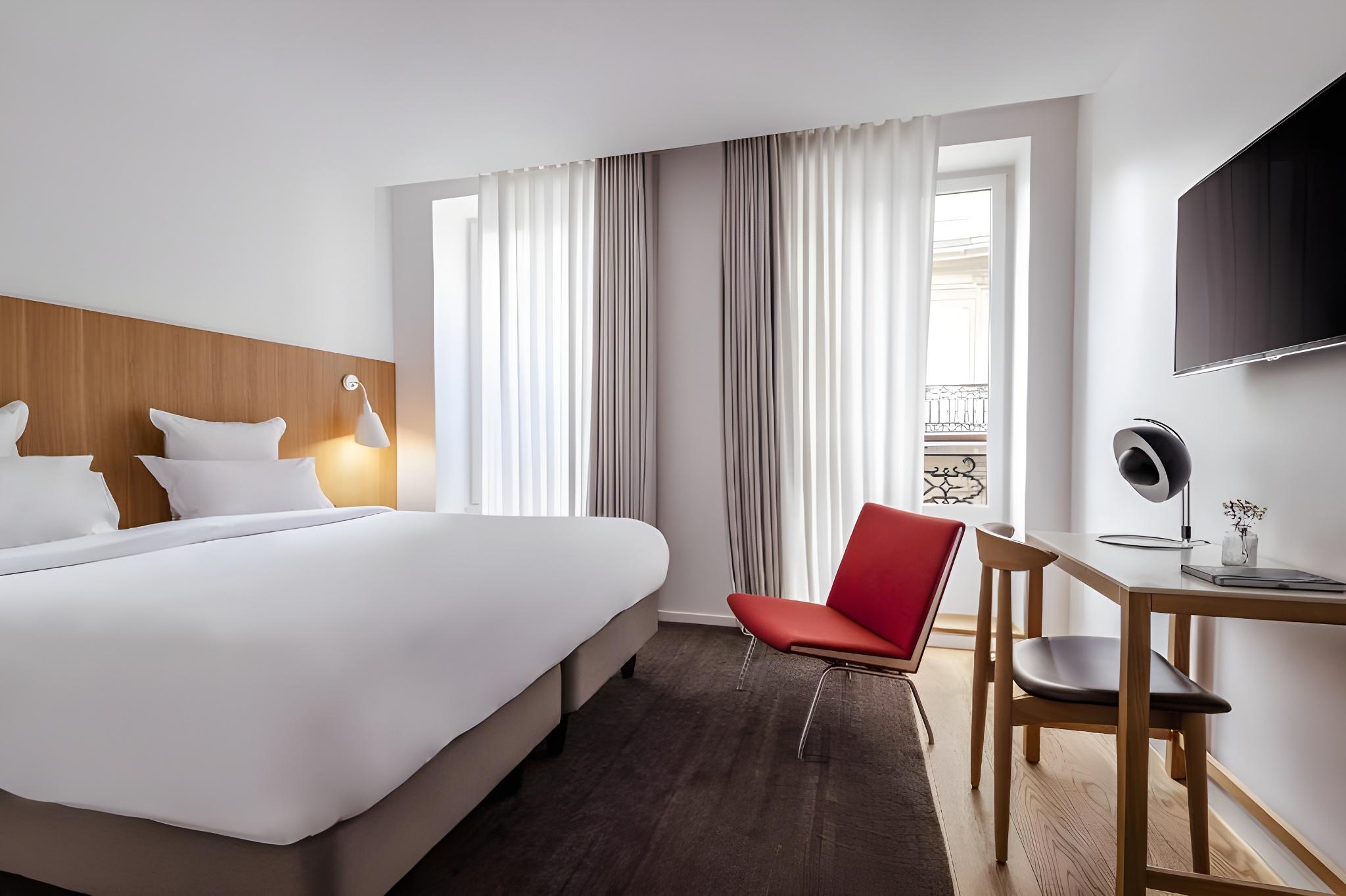 Club, Double Bed