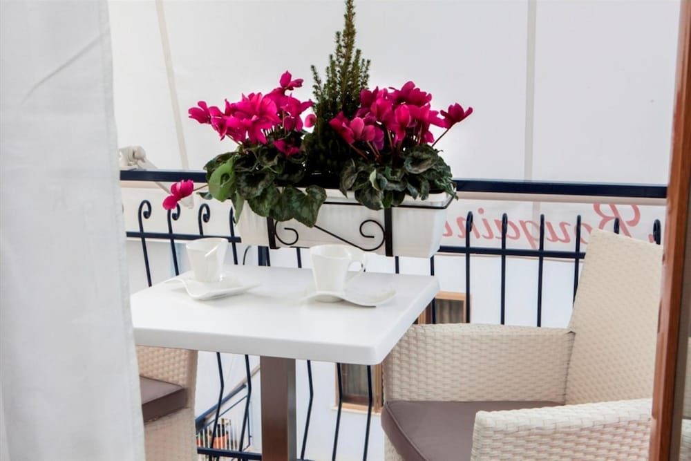 Bougainvillea Relais 33/50