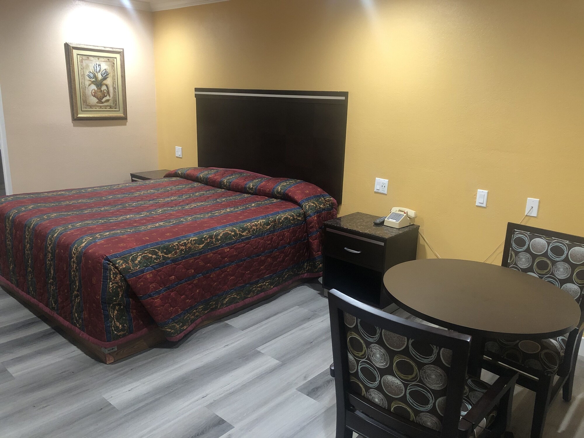 STANDARD, KING BED