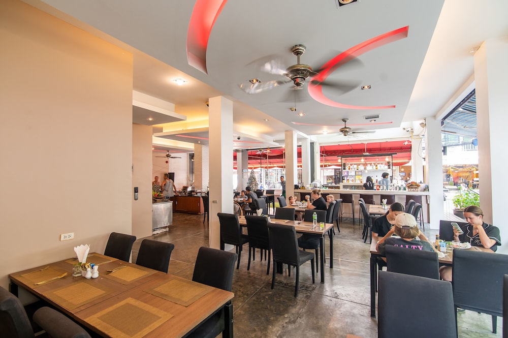 The Lantern Resorts Patong Phuket 57/71