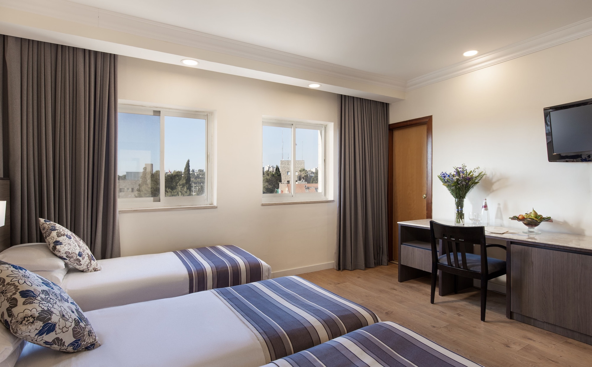 STANDARD, TRIPLE, 3 BEDS