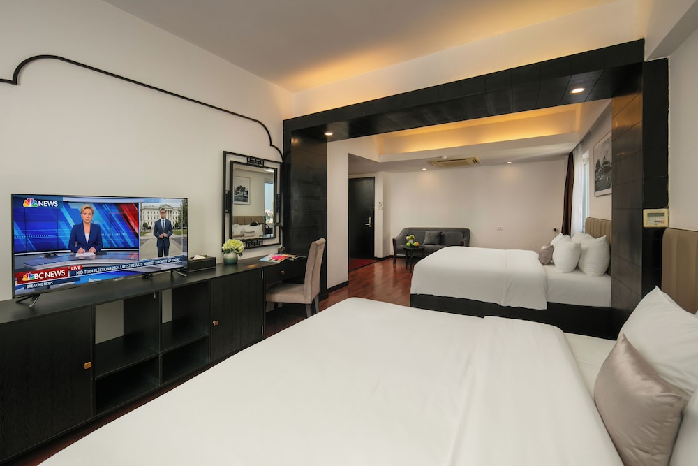FAMILY SUITE, CITY VIEW
