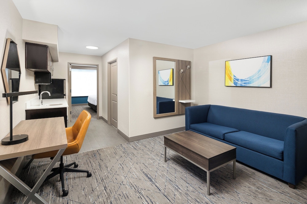 Holiday Inn Express Hotel And Suites Green Bay East 40/64