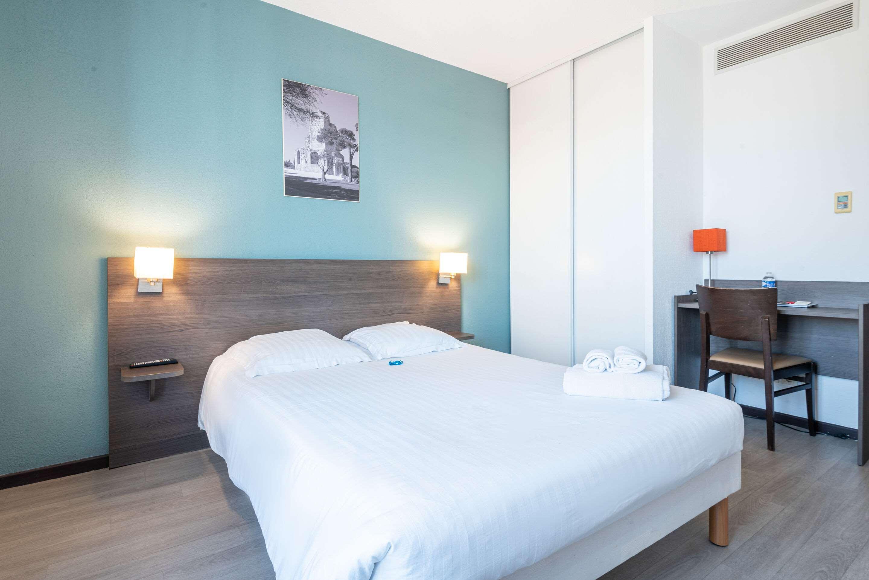 UPGRADE, DOUBLE BED