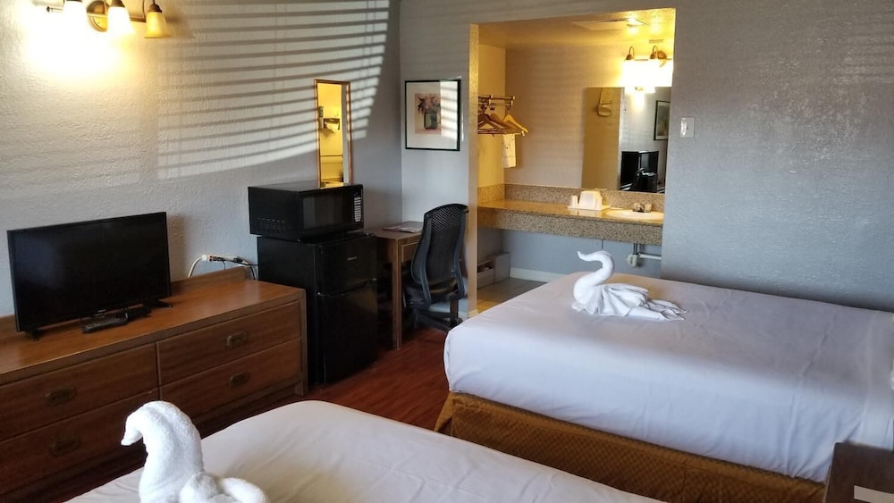 Santa Fe Inn Pueblo 11/31