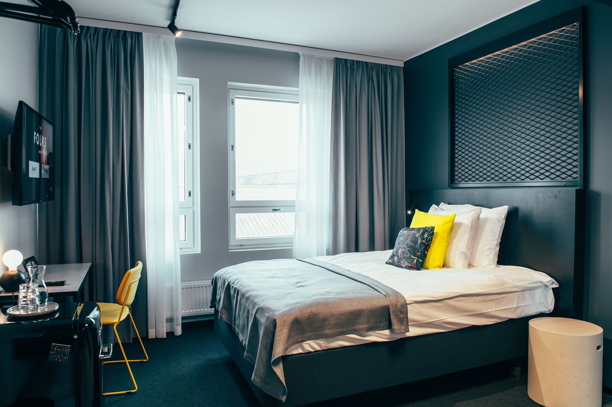 Solo, Double Bed
