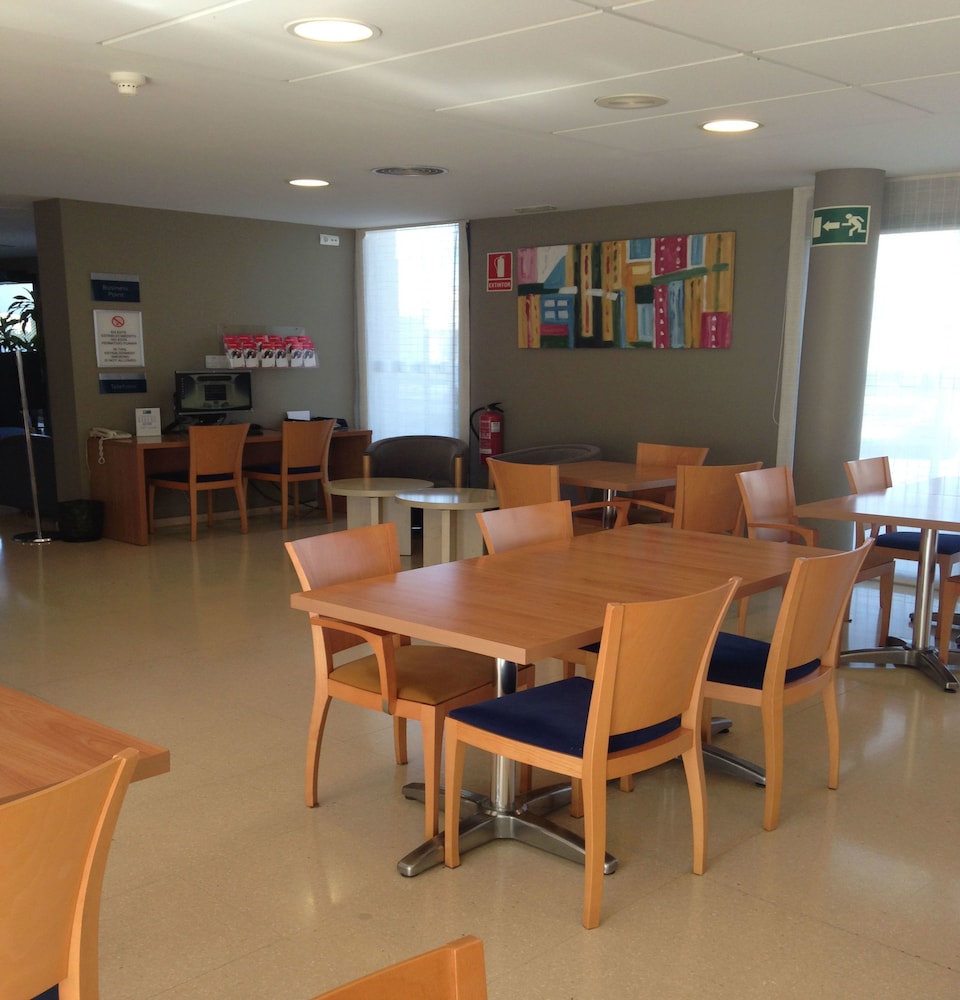 Holiday Inn Express Onda 40/49