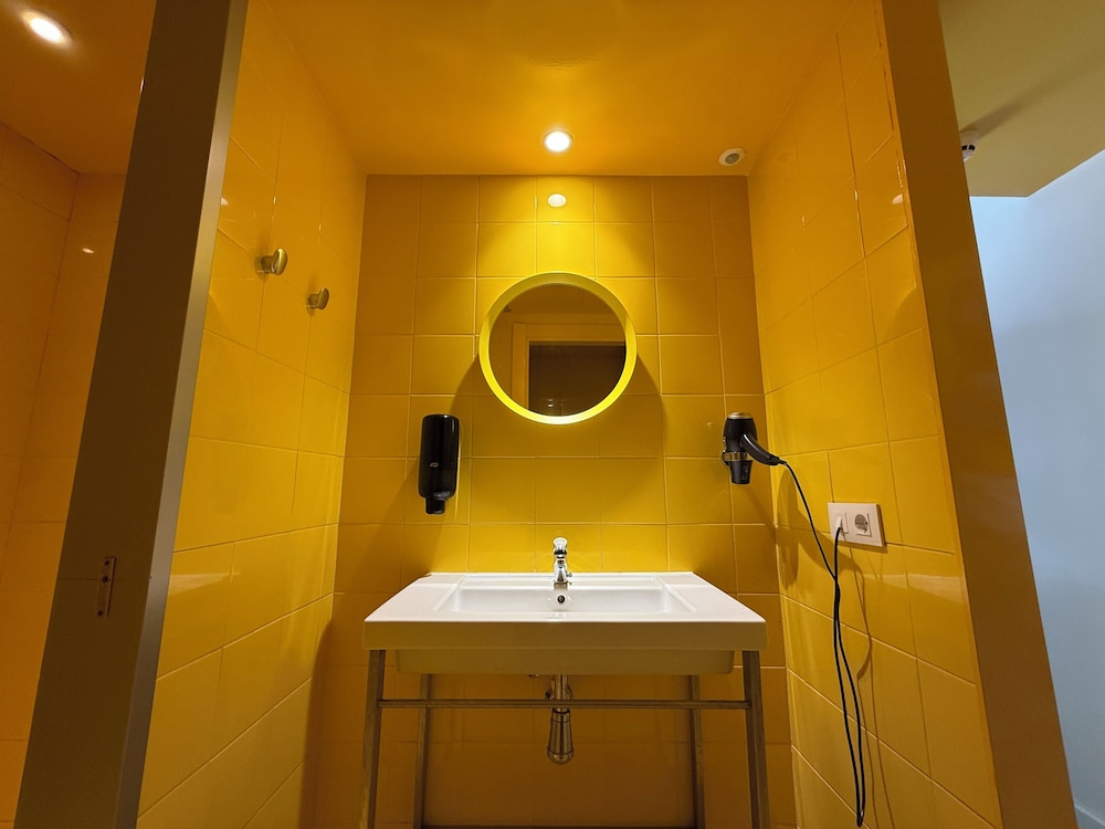 Amistat Island Hostel Ibiza 100/100