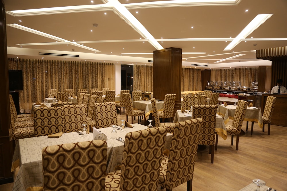 MARINO ROYAL HOTEL 55/63