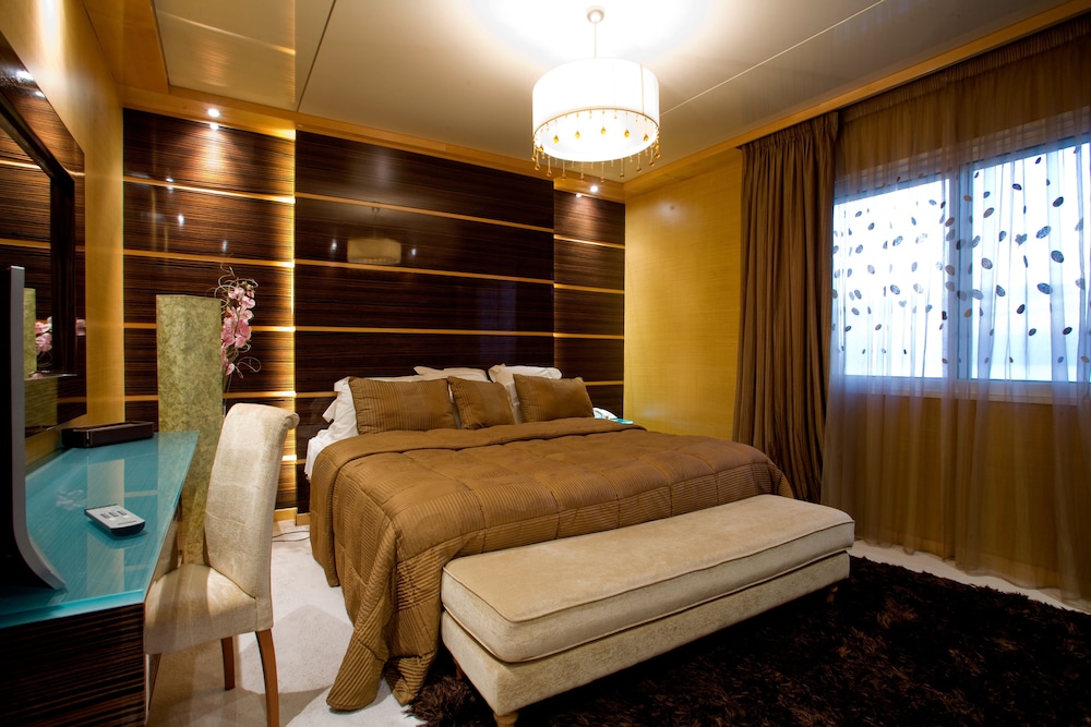 Lahoya Suites 14/50