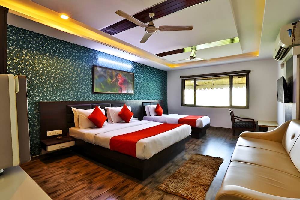 HOTEL SADHBHAV 21/49
