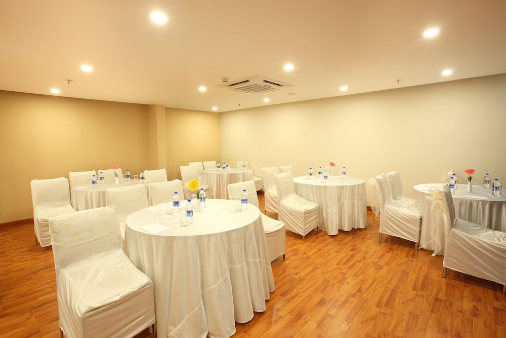 Starlit Suites Kochi 34/38
