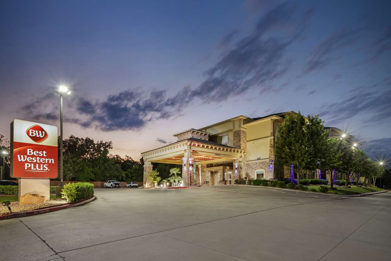 Best Western Plus Goliad Inn and Suites 13/16