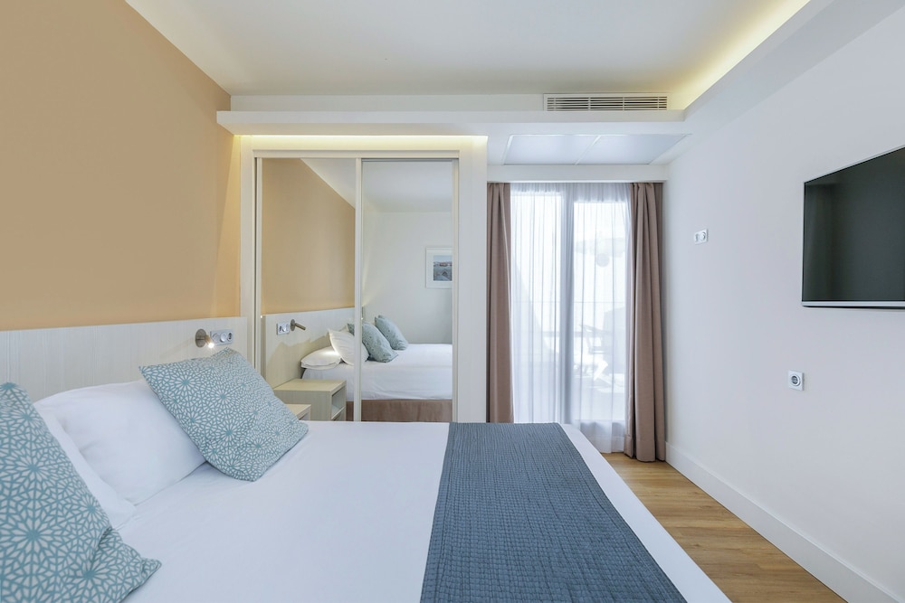 Sol, Suite, Twin Beds