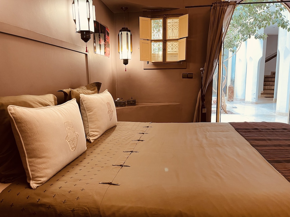 DOUIRIA, JUNIOR SUITE