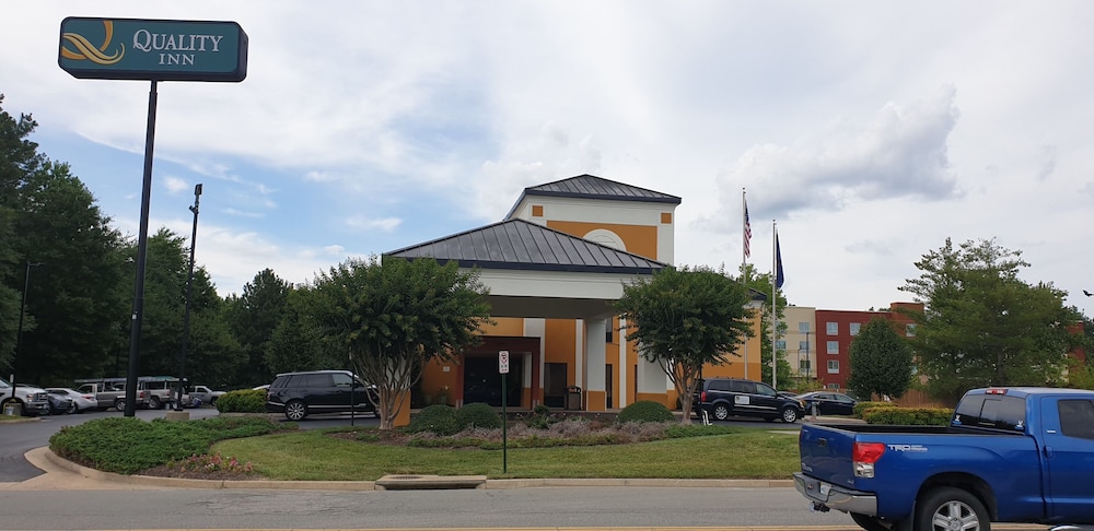 Quality Inn Richmond Airport 6/37