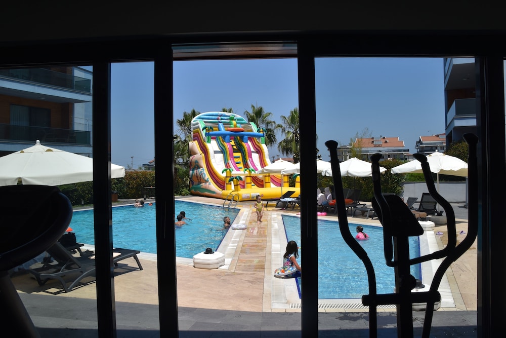 Green Hills Suites 45/60