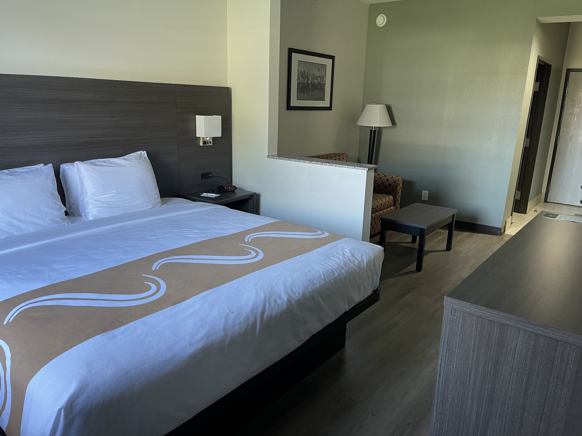 SUITE, KING BED, SOFA