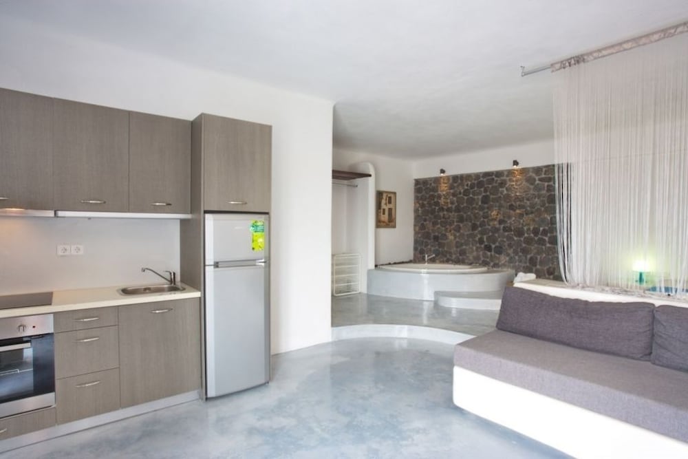 Thea Luxury Resort 9/66