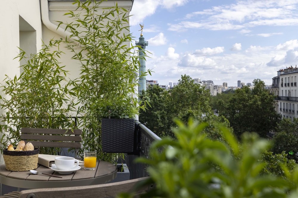 Le Petit Beaumarchais Hotel & Spa 44/48