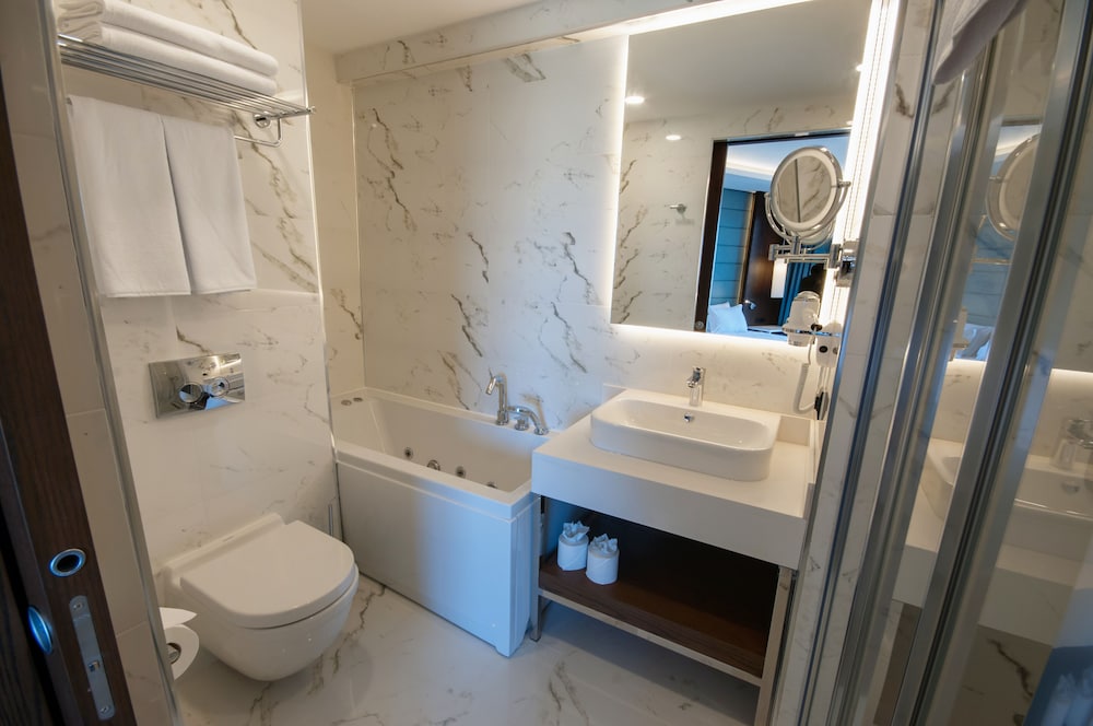 Acroter Hotel & Spa 49/50