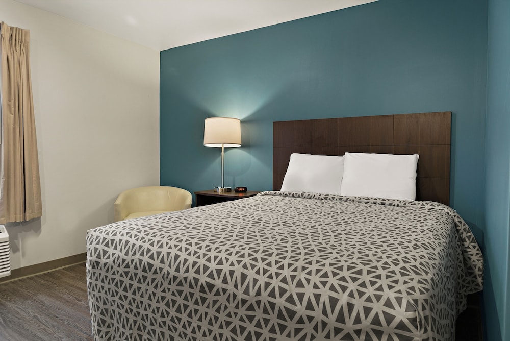 WoodSpring Suites Winston-Salem near Hanes Mall 28/61