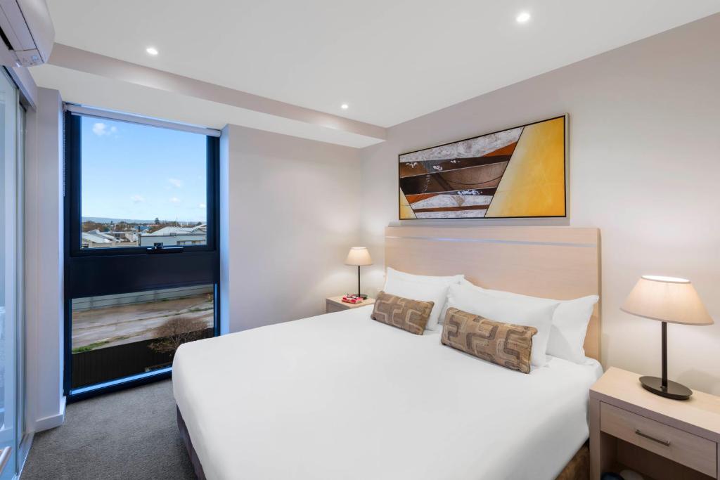 2 Bedrooms, Compact, Apartment