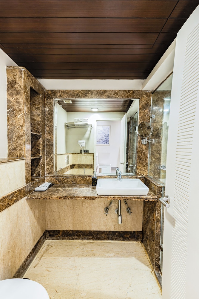 Skon Boutique by Orion Hotels 48/48
