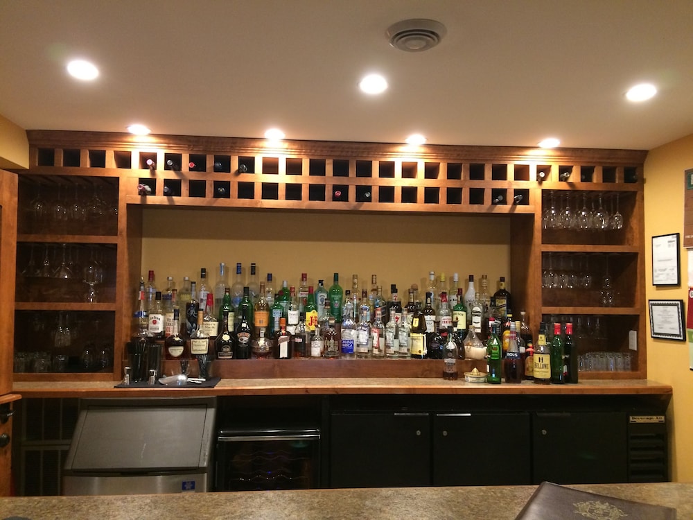 Goldmoor Inn 3/80