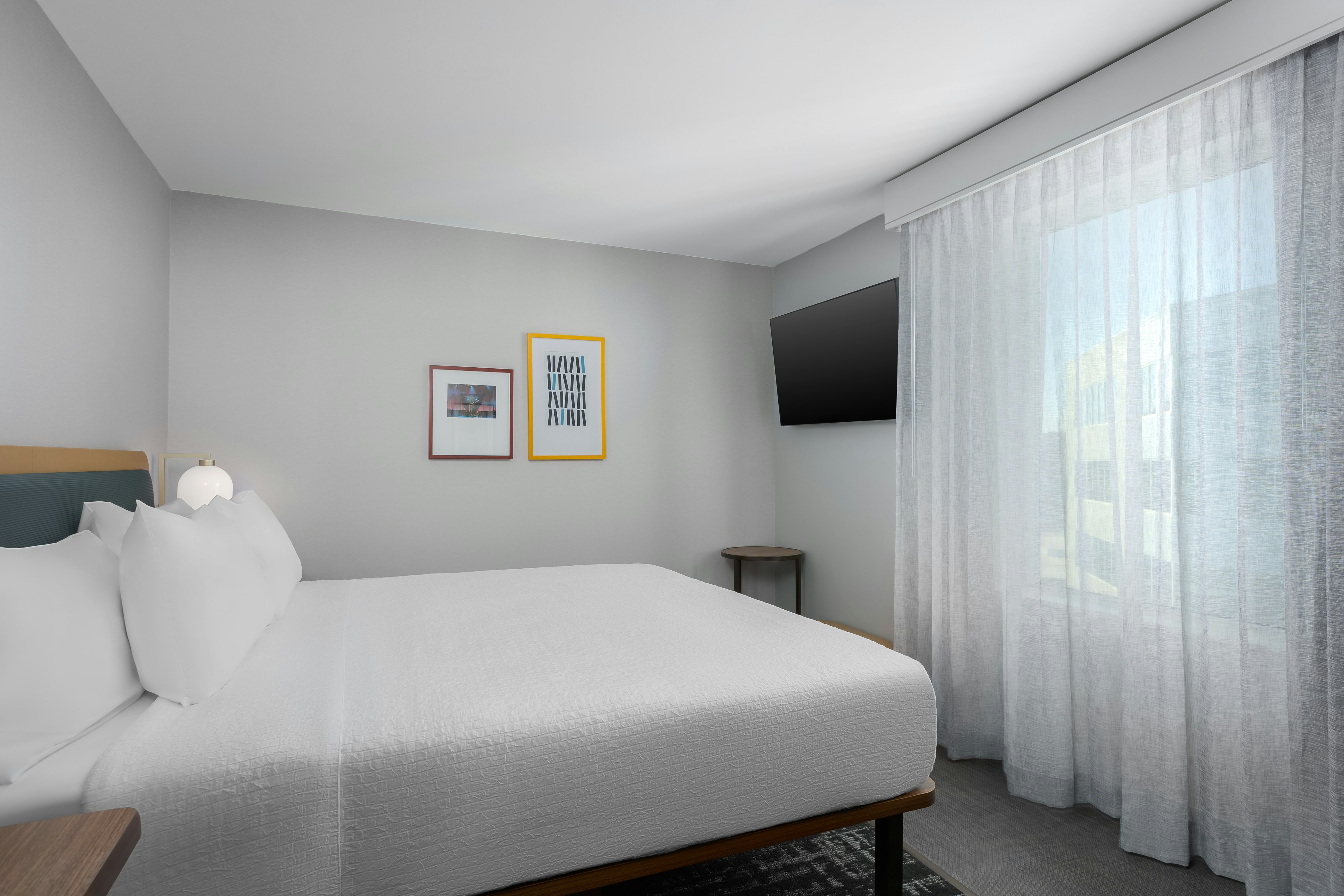 Efficiency, Suite, King Bed