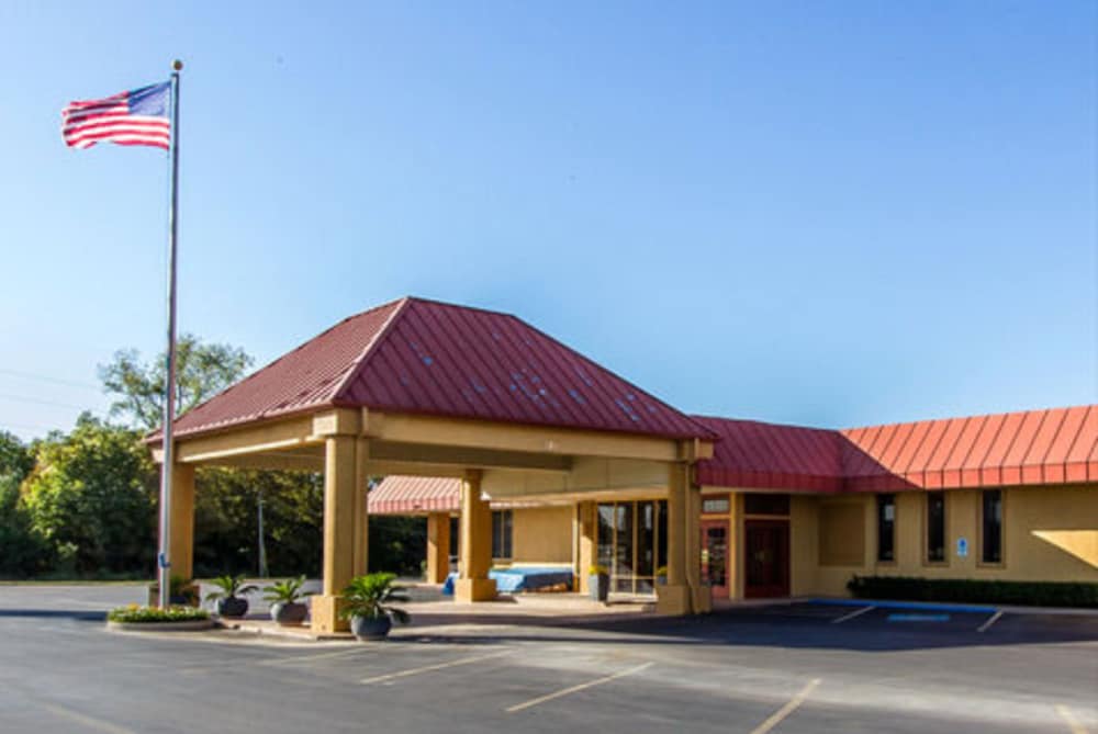 Quality Inn Ada near University 4/43