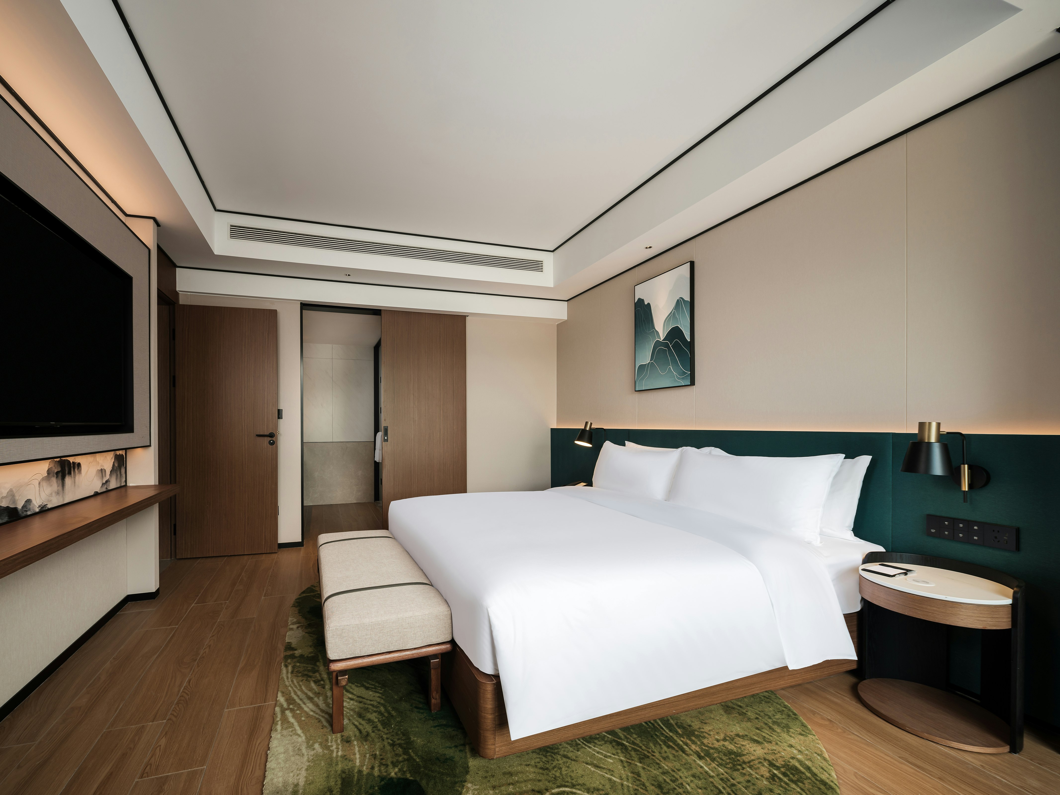 FAMILY SUITE, KING BED
