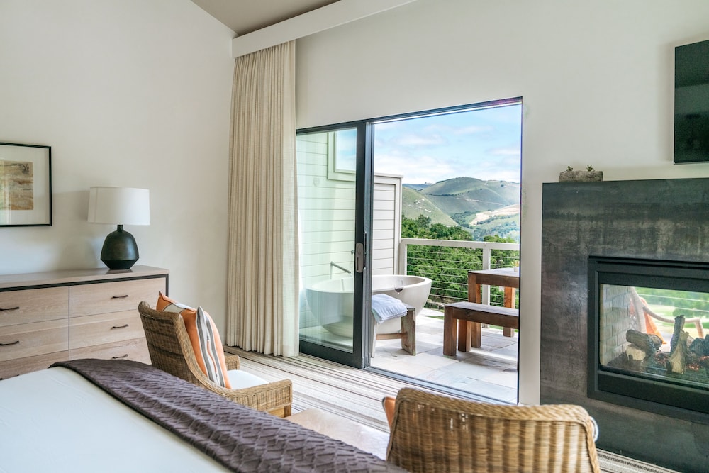 Carmel Valley Ranch 52/76
