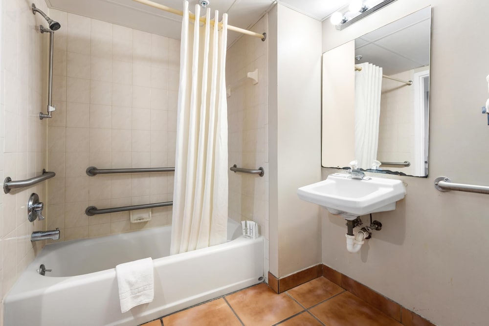 Tidelands Caribbean Hotel and Suites 58/62