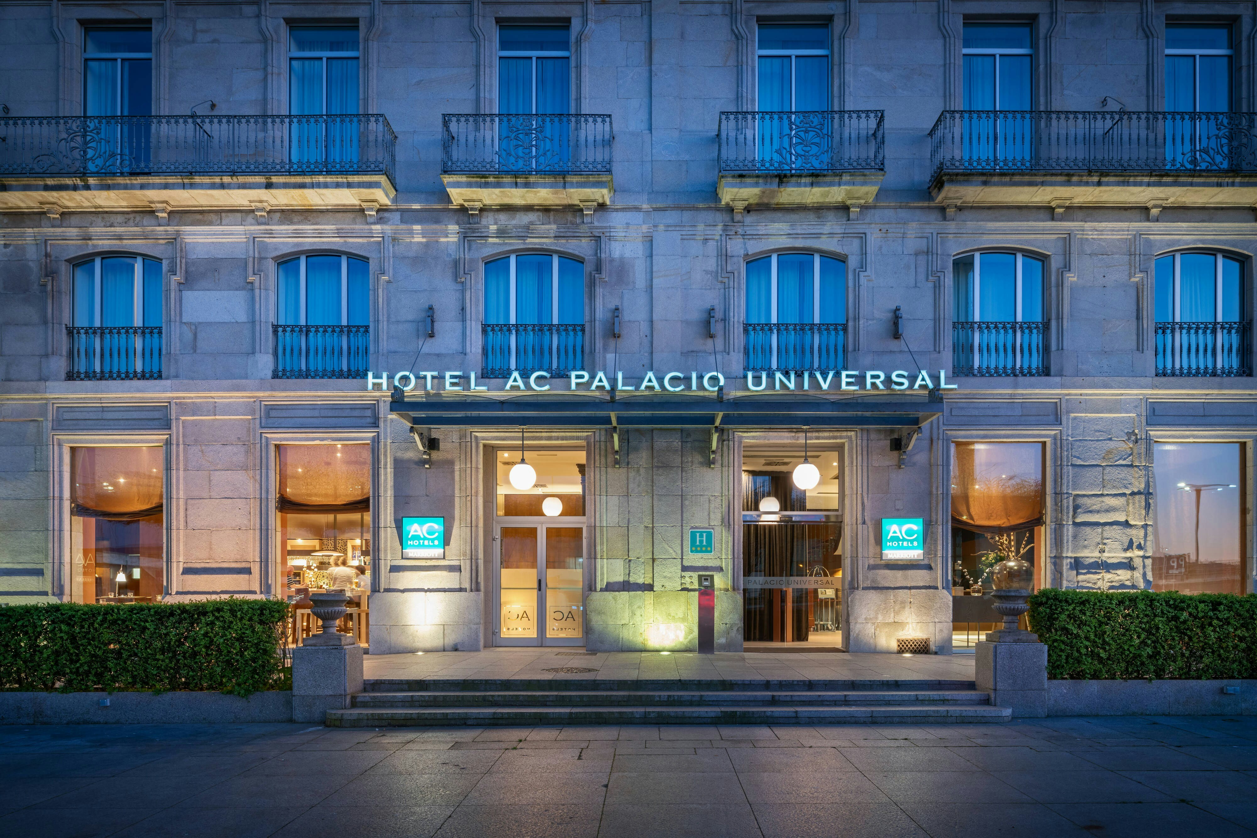 Ac Hotel Palacio Universal in VIGO