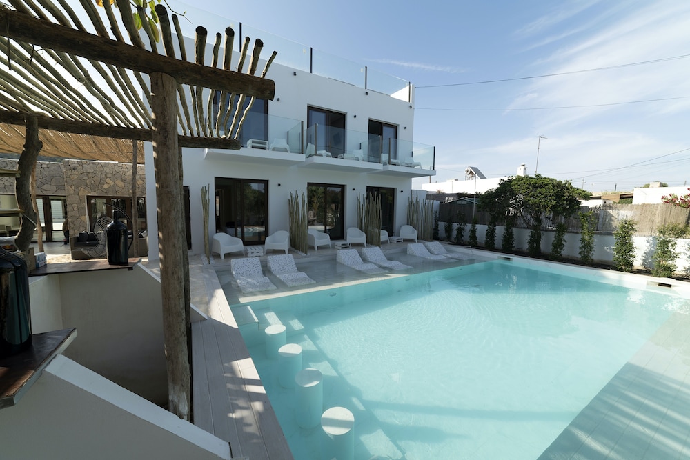 PAIISE Hotels 37/58