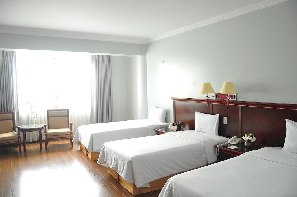 ROOM, TRIPLE
