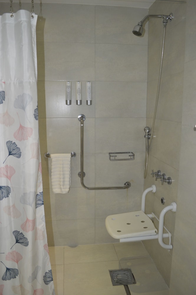Ian Hotel (ex Howard Johnson Palermo) 19/54