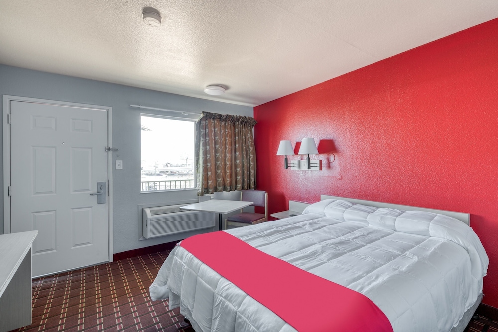 OYO Hotel Houston Southwest I-69 26/48