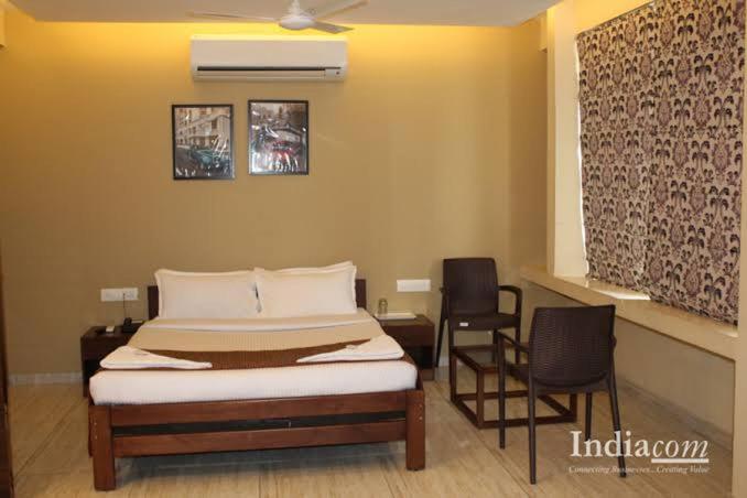 Hotel Darshan 8/18