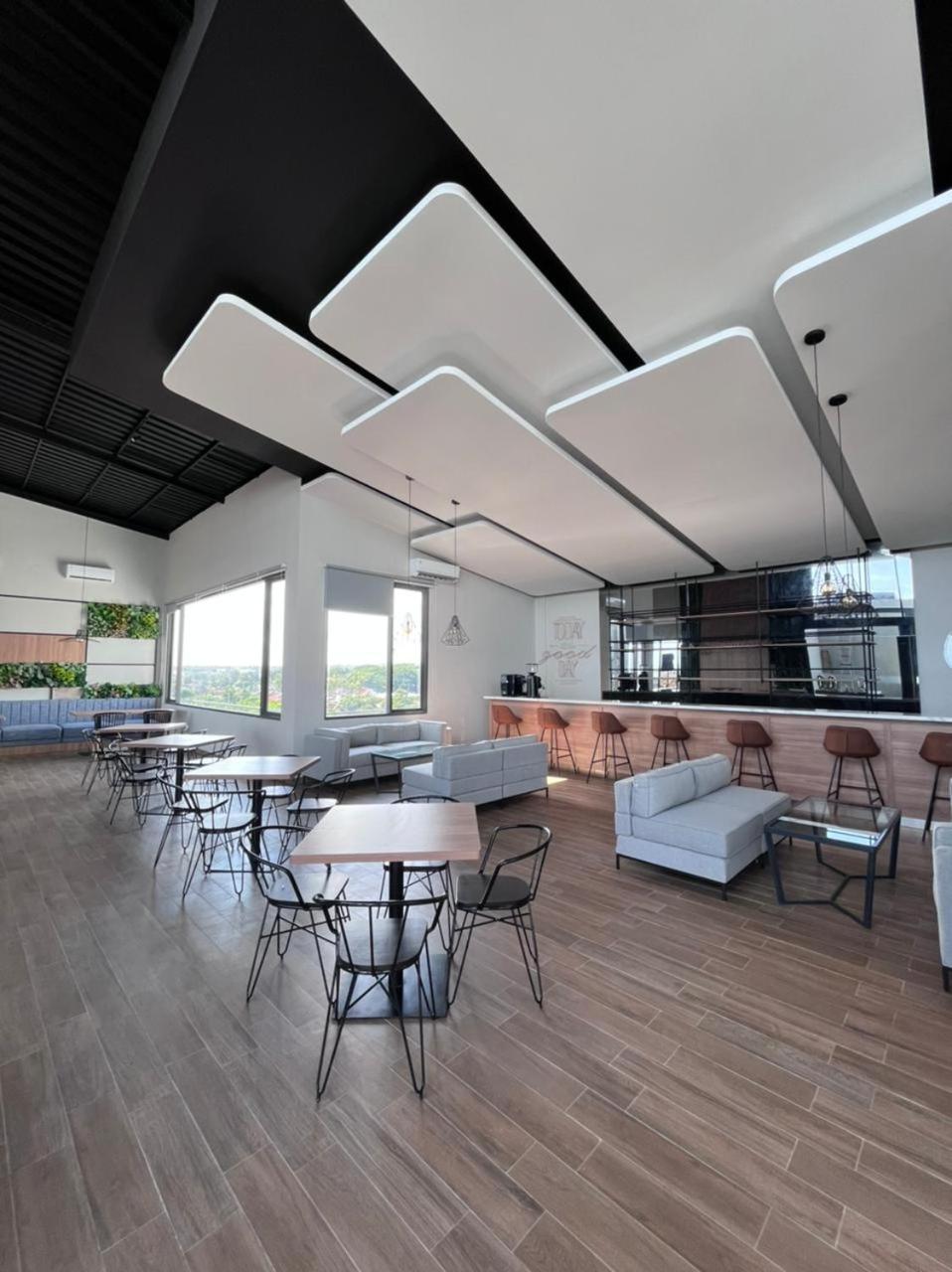 Front One King Hotel Tuban 47/68