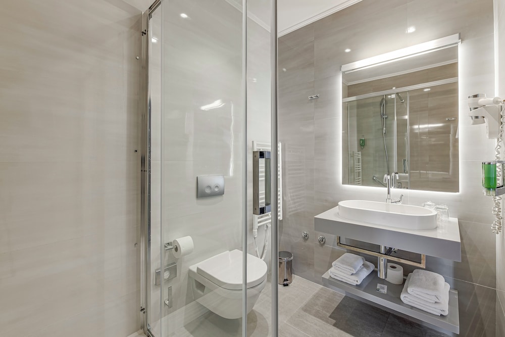 Executive, Double Bed, Balcony, Lero Hotel 6/8