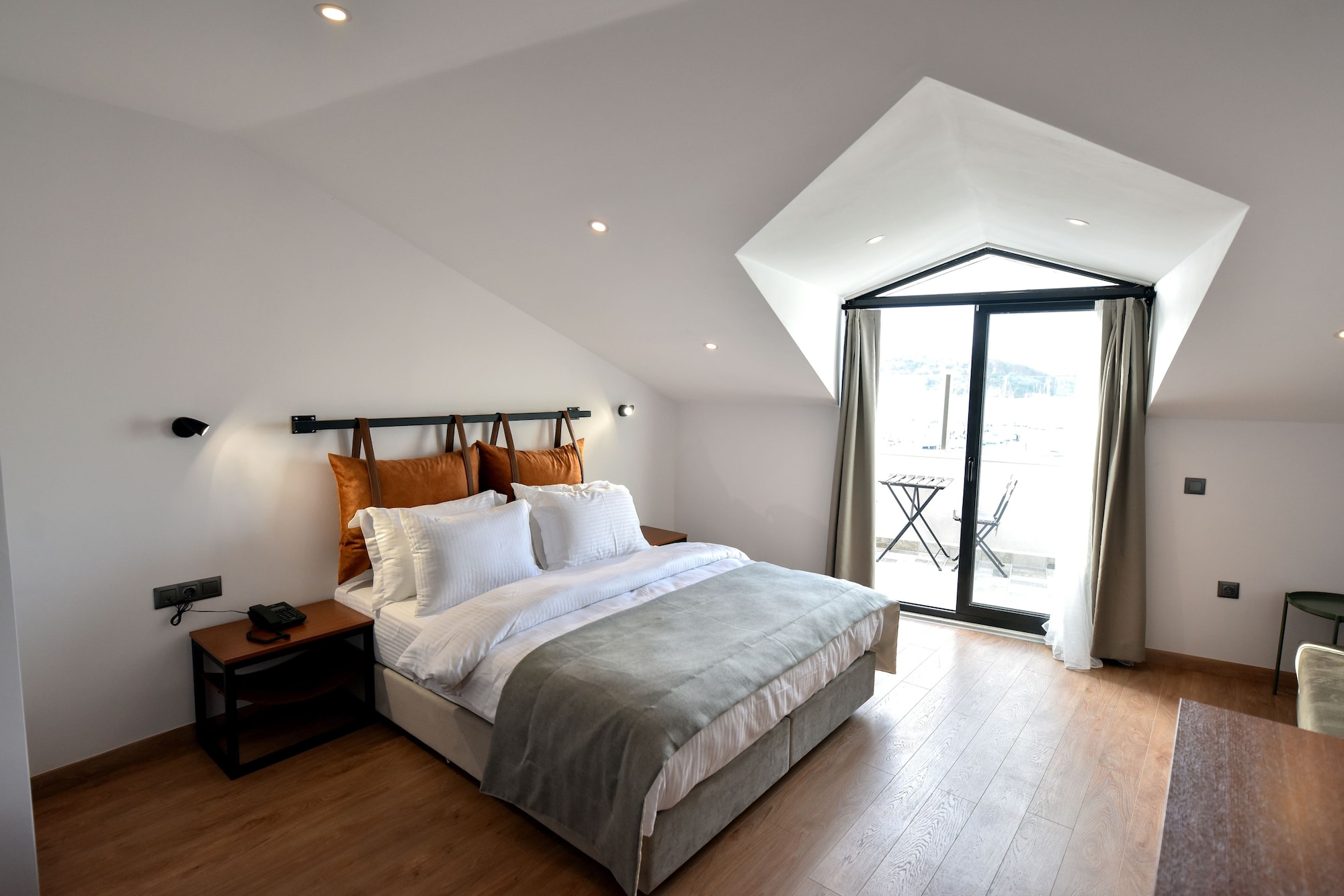DELUXE, SUITE, SEA VIEW