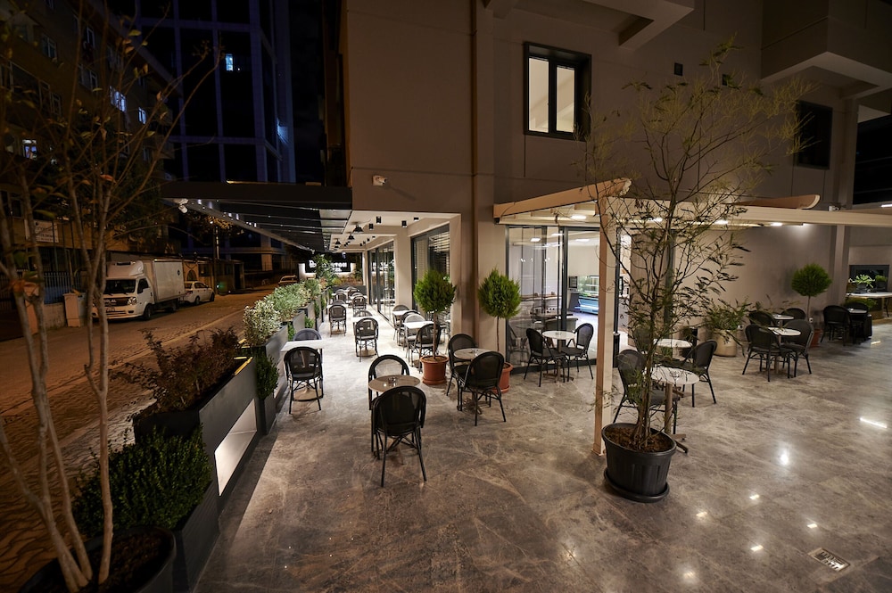 Livinton Hotel 52/58