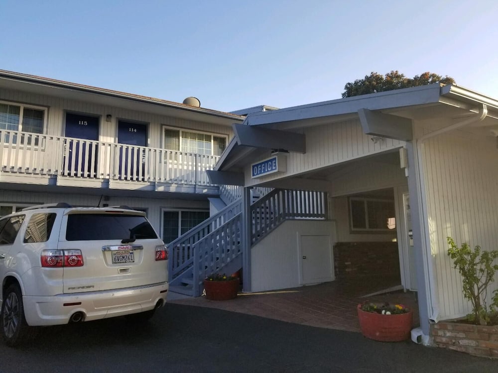 Coastal Breeze Inn Morro Bay Ca 4/47